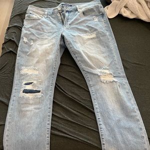 Men’s distressed jeans
